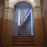 Ada Aparthouse אכסניה