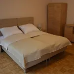 אכסניה Ada Aparthouse
