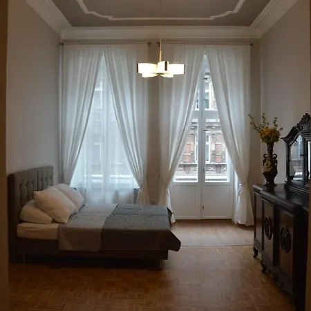 호스텔 Ada Aparthouse *