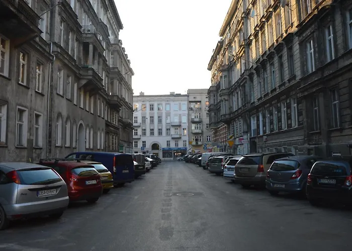 Ada Aparthouse Хостел Вроцлав