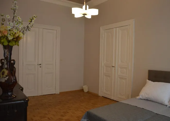 Ada Aparthouse Хостел Вроцлав