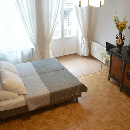 Vandrerhjem Ada Aparthouse *