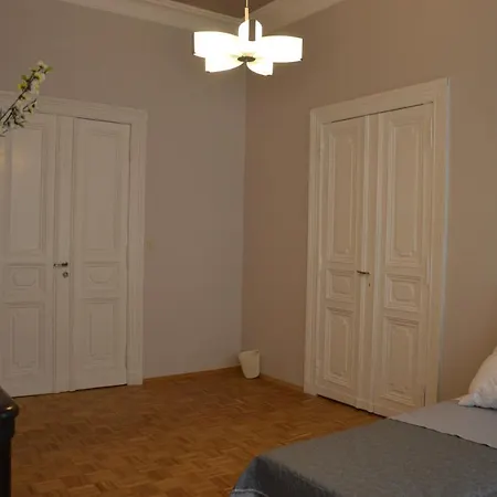 Ada Aparthouse Ostello Breslavia
