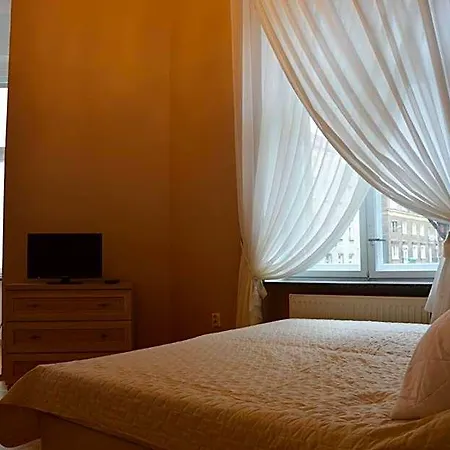 Ada Aparthouse Hostel *