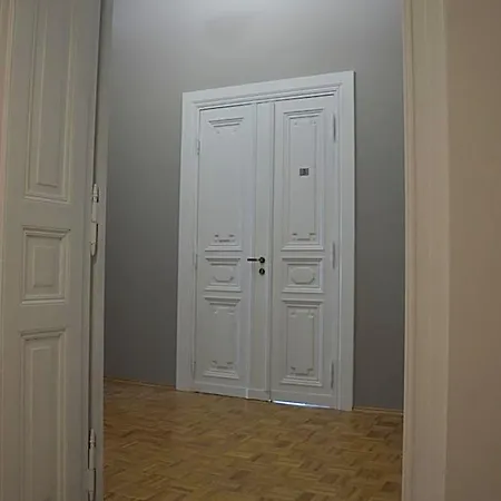 Ada Aparthouse Hostel *