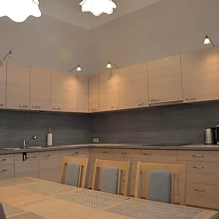 Ada Aparthouse Hostel Βρότσλαβ
