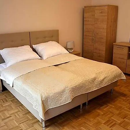 Hostel Ada Aparthouse Βρότσλαβ