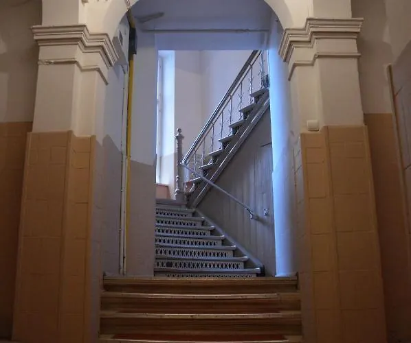 Ada Aparthouse Vandrerhjem